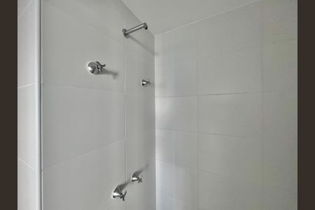 Apartamento à venda com 82m², 2 quartos e 1 vaga Apartamento à venda com 82m², 2 quartos e 1 vagaBanheiro da Suíte