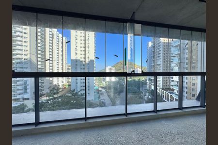 Apartamento à venda com 82m², 2 quartos e 1 vaga Apartamento à venda com 82m², 2 quartos e 1 vagaVaranda