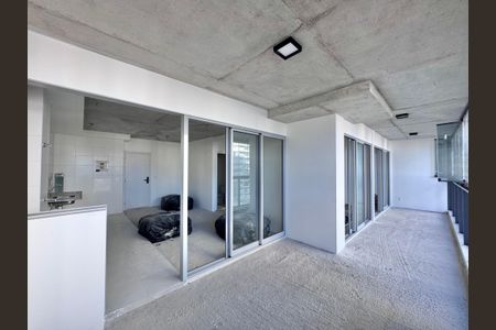 Apartamento à venda com 82m², 2 quartos e 1 vaga Apartamento à venda com 82m², 2 quartos e 1 vagaVaranda