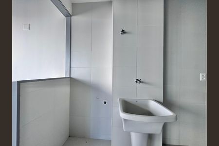 Apartamento à venda com 82m², 2 quartos e 1 vaga Apartamento à venda com 82m², 2 quartos e 1 vagaCozinha e Área de Serviço