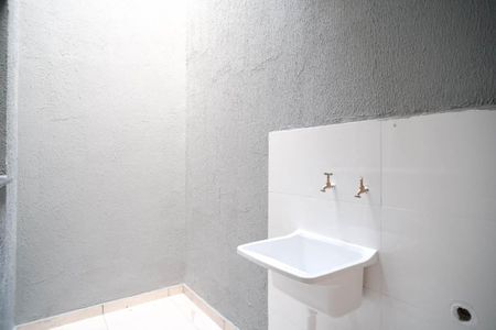 Casa à venda com 72m², 2 quartos e 1 vagaÁrea de Serviço