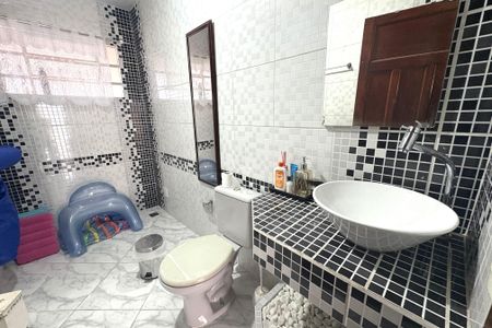 Casa à venda com 240m², 3 quartos e 3 vagasBanheiro de Serviço