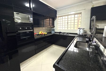 Casa à venda com 240m², 3 quartos e 3 vagasCozinha