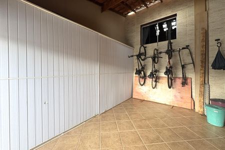 Casa à venda com 240m², 3 quartos e 3 vagasGaragem