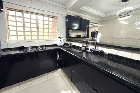 Casa à venda com 240m², 3 quartos e 3 vagasCozinha