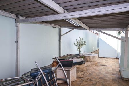 Casa à venda com 227m², 3 quartos e 2 vagas Casa à venda com 227m², 3 quartos e 2 vagasQuintal
