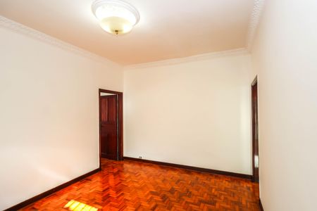 Casa à venda com 227m², 3 quartos e 2 vagas Casa à venda com 227m², 3 quartos e 2 vagasSala
