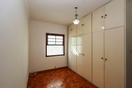 Casa à venda com 227m², 3 quartos e 2 vagas Casa à venda com 227m², 3 quartos e 2 vagasQuarto 3