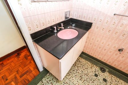 Casa à venda com 227m², 3 quartos e 2 vagas Casa à venda com 227m², 3 quartos e 2 vagasBanheiro