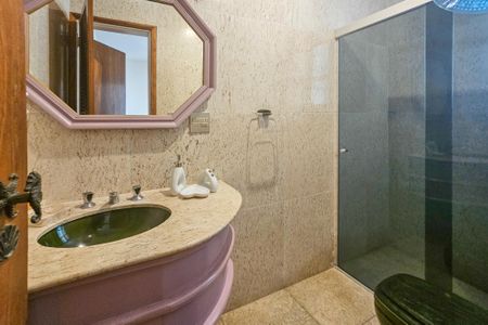 Apartamento para alugar com 185m², 3 quartos e 2 vagas Apartamento para alugar com 185m², 3 quartos e 2 vagasbanheiro da suíte 1