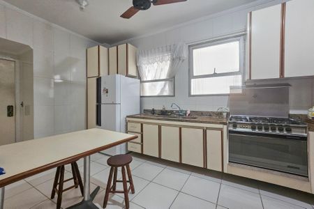 Apartamento para alugar com 185m², 3 quartos e 2 vagas Apartamento para alugar com 185m², 3 quartos e 2 vagasCozinha