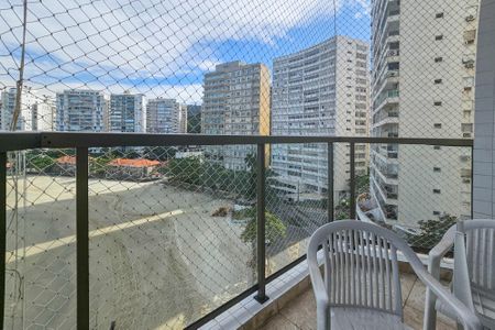 Apartamento para alugar com 185m², 3 quartos e 2 vagas Apartamento para alugar com 185m², 3 quartos e 2 vagasVaranda