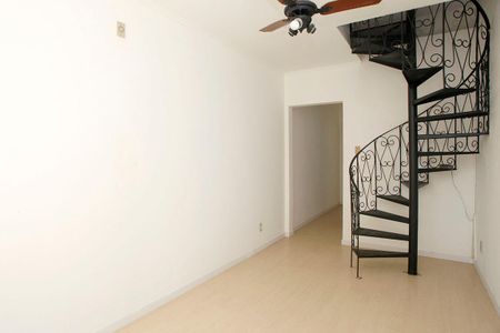 Apartamento para alugar com 120m², 3 quartos e sem vagaSala