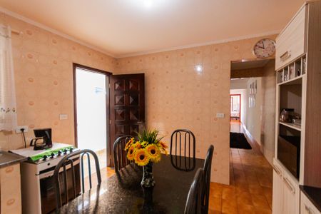 Casa à venda com 125m², 2 quartos e 2 vagas Casa à venda com 125m², 2 quartos e 2 vagasCozinha