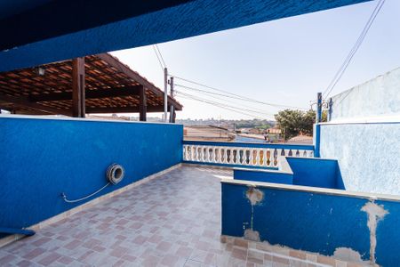 Casa à venda com 125m², 2 quartos e 2 vagas Casa à venda com 125m², 2 quartos e 2 vagasVaranda