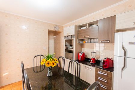 Casa à venda com 125m², 2 quartos e 2 vagas Casa à venda com 125m², 2 quartos e 2 vagasCozinha