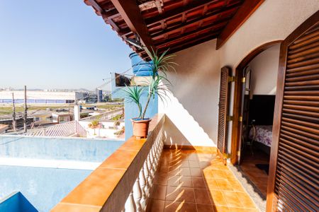 Casa à venda com 125m², 2 quartos e 2 vagas Casa à venda com 125m², 2 quartos e 2 vagasVaranda do Quarto 2