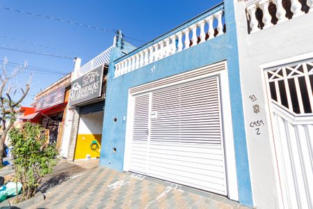 Casa à venda com 125m², 2 quartos e 2 vagas Casa à venda com 125m², 2 quartos e 2 vagasFachada