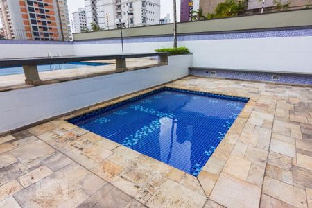 Apartamento à venda com 100m², 2 quartos e 2 vagas Apartamento à venda com 100m², 2 quartos e 2 vagasÁrea comum - Piscina