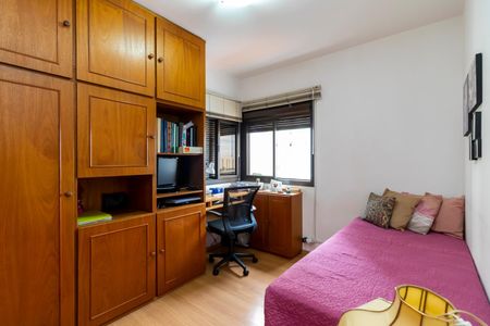 Apartamento à venda com 100m², 2 quartos e 2 vagas Apartamento à venda com 100m², 2 quartos e 2 vagasQuarto
