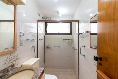 Apartamento à venda com 100m², 2 quartos e 2 vagas Apartamento à venda com 100m², 2 quartos e 2 vagasBanheiro da Suíte