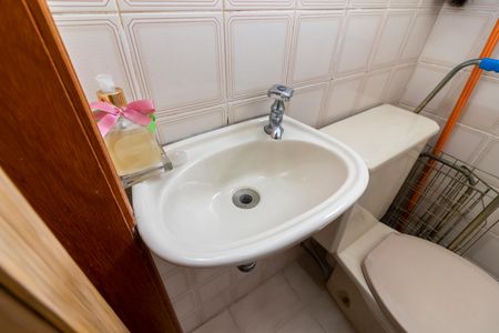 Apartamento à venda com 100m², 2 quartos e 2 vagas Apartamento à venda com 100m², 2 quartos e 2 vagasBanheiro de Serviço