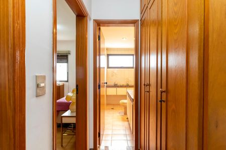 Apartamento à venda com 100m², 2 quartos e 2 vagas Apartamento à venda com 100m², 2 quartos e 2 vagasCorredor dos Quartos