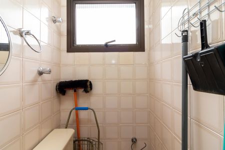 Apartamento à venda com 100m², 2 quartos e 2 vagas Apartamento à venda com 100m², 2 quartos e 2 vagasBanheiro de Serviço