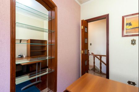 Casa à venda com 230m², 4 quartos e 3 vagas Casa à venda com 230m², 4 quartos e 3 vagasQuarto