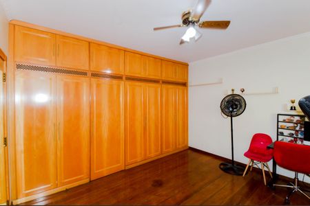 Casa à venda com 600m², 4 quartos e 12 vagasSuíte 2