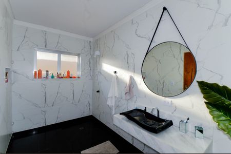 Casa à venda com 600m², 4 quartos e 12 vagasSuíte 1 Banheiro