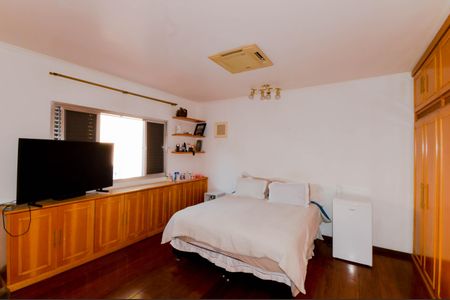 Casa à venda com 600m², 4 quartos e 12 vagasQuarto 2