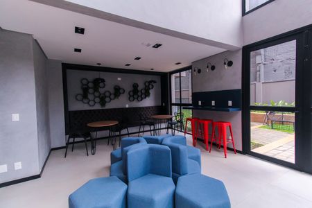 Apartamento à venda com 38m², 2 quartos e sem vaga Apartamento à venda com 38m², 2 quartos e sem vagaHall