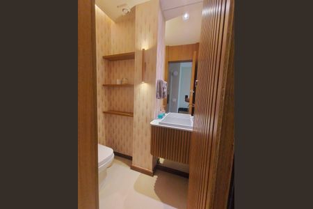 Apartamento à venda com 123m², 3 quartos e 2 vagas Apartamento à venda com 123m², 3 quartos e 2 vagasBanheiro 1