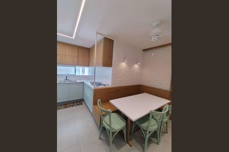 Apartamento à venda com 123m², 3 quartos e 2 vagas Apartamento à venda com 123m², 3 quartos e 2 vagasCozinha