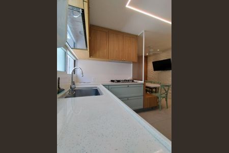 Apartamento à venda com 123m², 3 quartos e 2 vagas Apartamento à venda com 123m², 3 quartos e 2 vagasCozinha