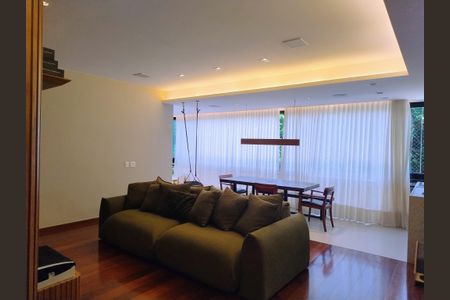 Apartamento à venda com 123m², 3 quartos e 2 vagas Apartamento à venda com 123m², 3 quartos e 2 vagasSala