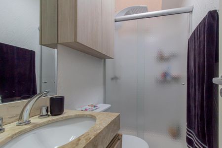 Casa de condomínio à venda com 180m², 3 quartos e 3 vagas Casa de condomínio à venda com 180m², 3 quartos e 3 vagasBanheiro da Suíte 1