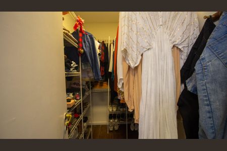 Apartamento à venda com 181m², 3 quartos e 2 vagas Apartamento à venda com 181m², 3 quartos e 2 vagasCloset da Suíte