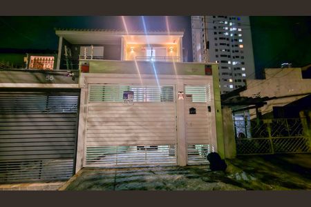 Casa à venda com 227m², 3 quartos e 5 vagas Casa à venda com 227m², 3 quartos e 5 vagasFachada