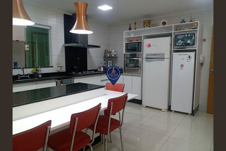 Casa à venda com 175m², 4 quartos e 4 vagas