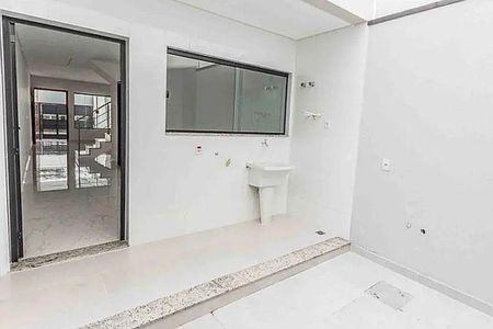 Casa à venda com 110m², 3 quartos e 2 vagas