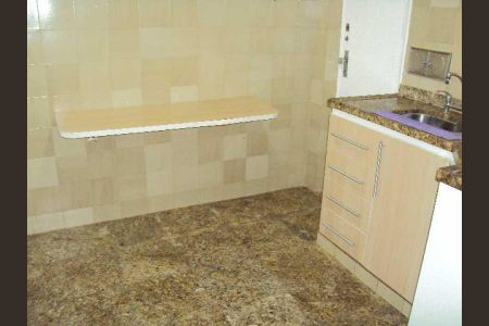 Apartamento à venda com 77m², 2 quartos e sem vaga