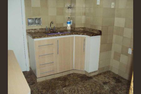 Apartamento à venda com 77m², 2 quartos e sem vaga