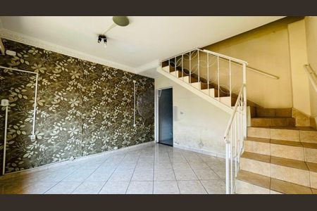 Casa à venda com 99m², 3 quartos e sem vaga