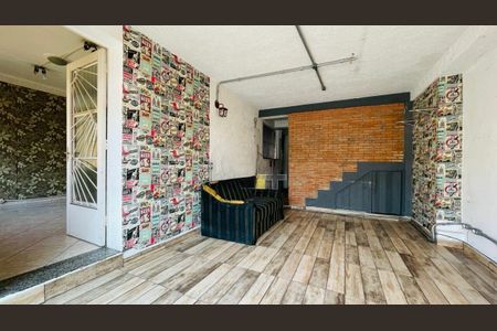Casa à venda com 99m², 3 quartos e sem vaga