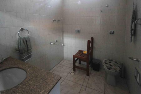 Casa à venda com 540m², 5 quartos e 4 vagasBanheiro casa 02