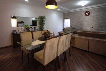 Casa à venda com 540m², 5 quartos e 4 vagasSala de Jantar