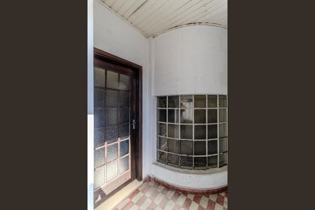 Apartamento à venda com 95m², 2 quartos e 1 vaga Apartamento à venda com 95m², 2 quartos e 1 vagaEntrada de Serviço