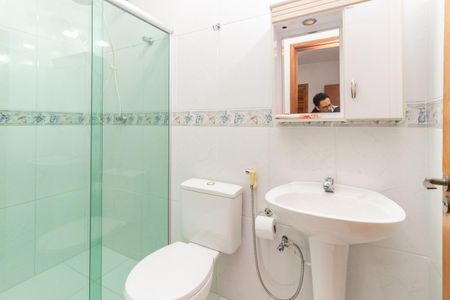 Casa à venda com 164m², 3 quartos e 4 vagasBanheiro da Suíte 02